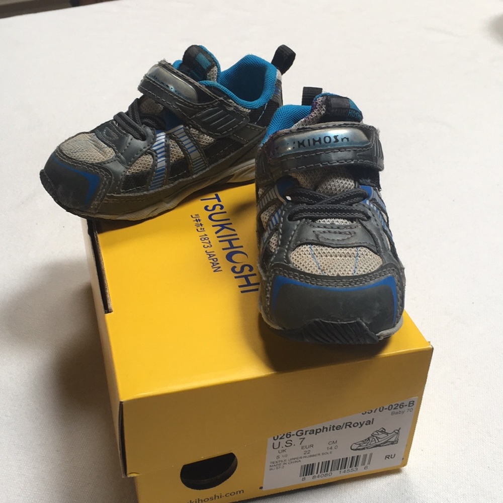 Tsukihoshi Storm Graphite/Royal Little Kid size 7